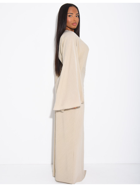 Langes Kleid mit Schürzenteil und gestickten Blumen