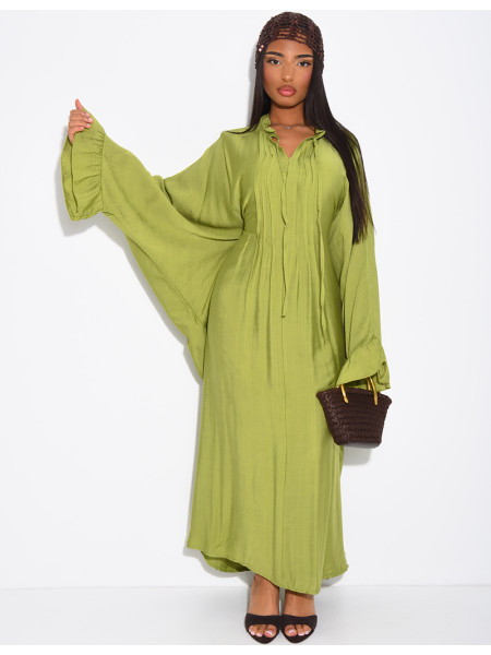 Langes Kleid im Schmetterlingsstil mit gerafftem Effekt