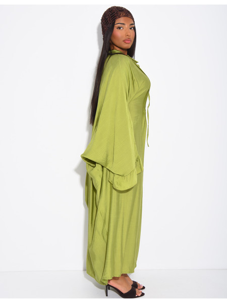 Langes Kleid im Schmetterlingsstil mit gerafftem Effekt