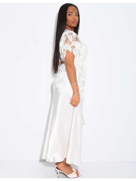 Ensemble robe en satin à fines bretelles et top en dentelle