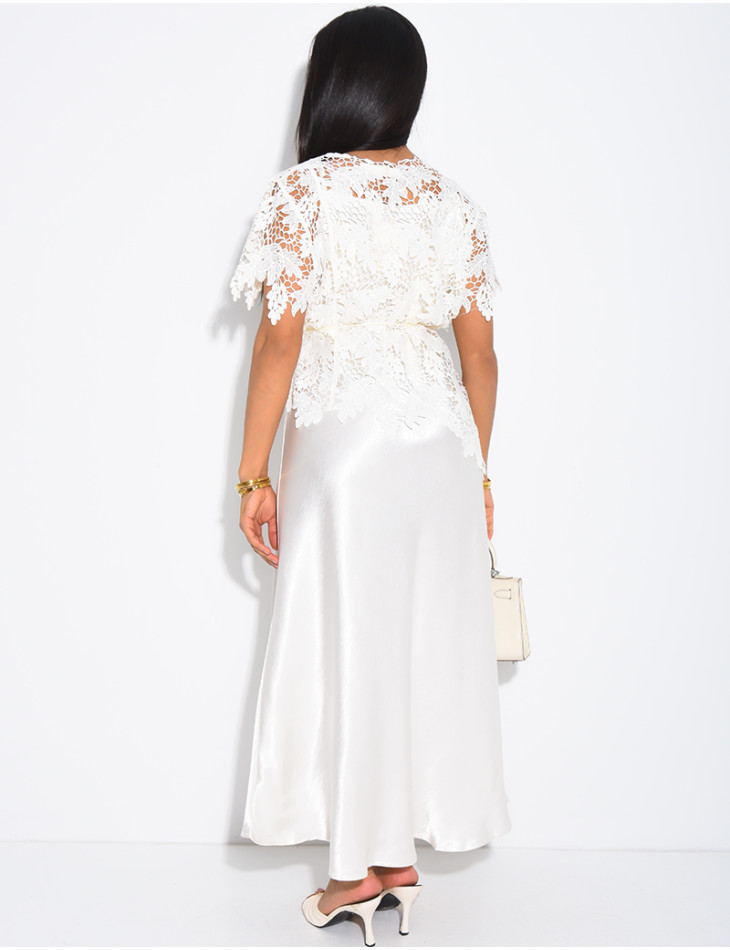 Ensemble robe en satin à fines bretelles et top en dentelle