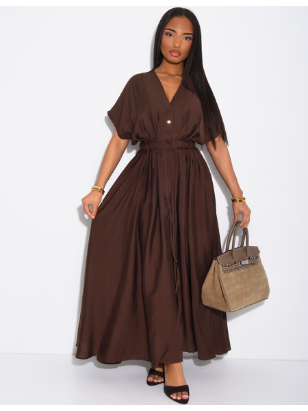 Langes, ausgestelltes, geknöpftes Kleid mit Taillierung