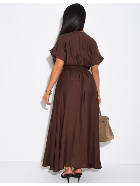 Langes, ausgestelltes, geknöpftes Kleid mit Taillierung