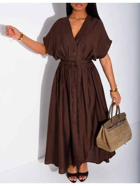 Langes, ausgestelltes, geknöpftes Kleid mit Taillierung