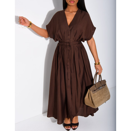 Langes, ausgestelltes, geknöpftes Kleid mit Taillierung
