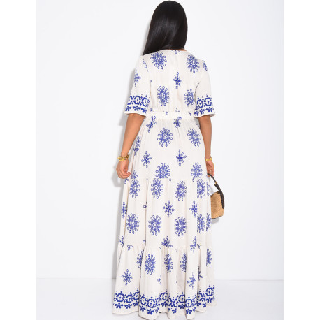 Kleid in Leinenoptik mit gestickten Blumen