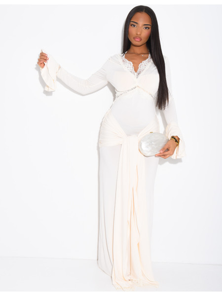 Langes, figurbetontes Kleid mit Spitzendetails und Drapierung an der Taille
