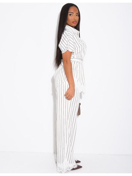 Ensemble en satin rayé pantalon et chemise manches courtes à bordures dentelle
