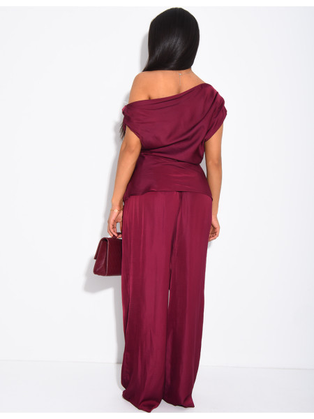 Set aus fließendem Satin mit goldenem Broschen-Top und gerader Hose