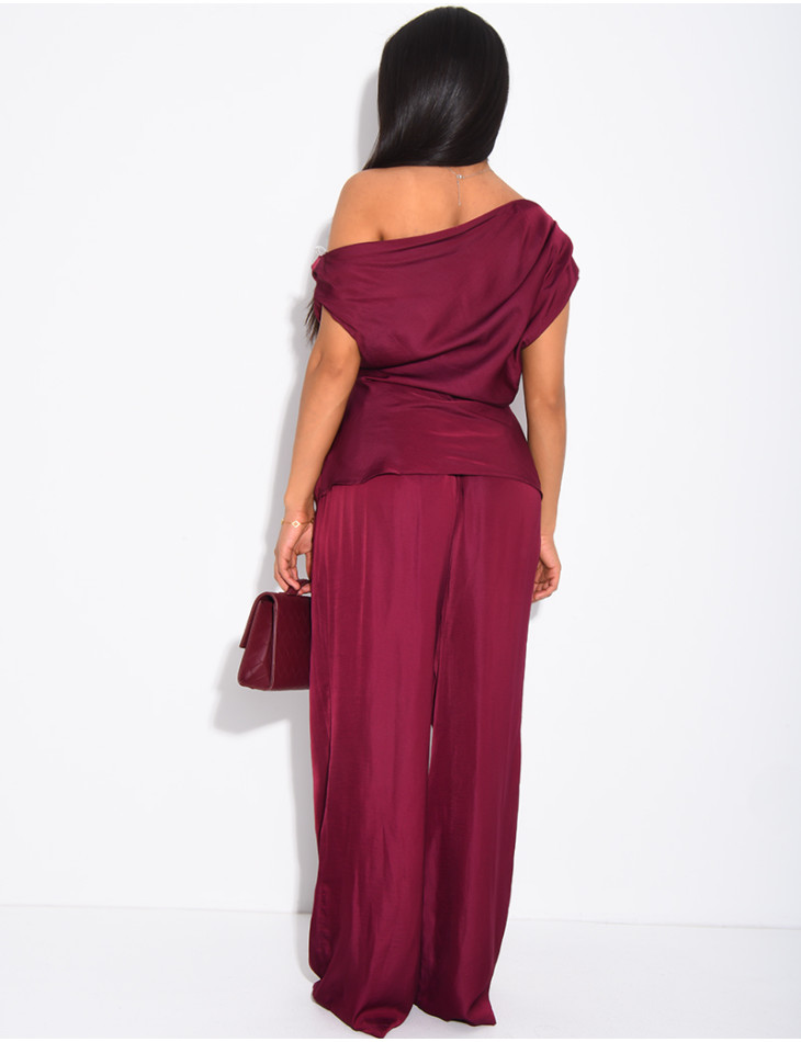 Set aus fließendem Satin mit goldenem Broschen-Top und gerader Hose