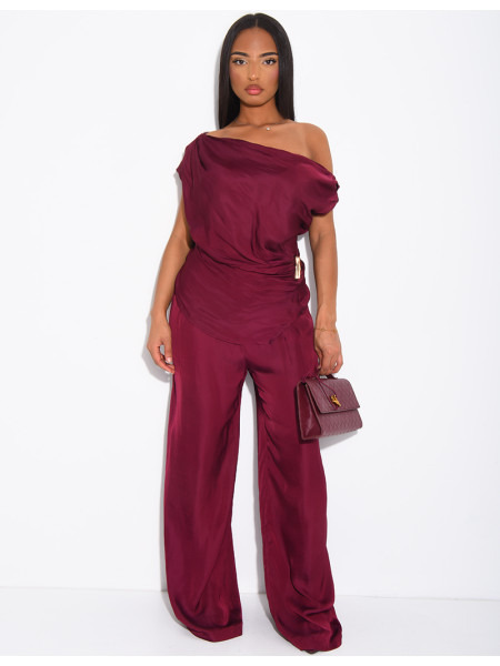 Set aus fließendem Satin mit goldenem Broschen-Top und gerader Hose