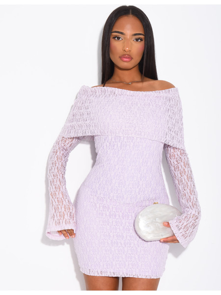 Robe courte col bateau en dentelle