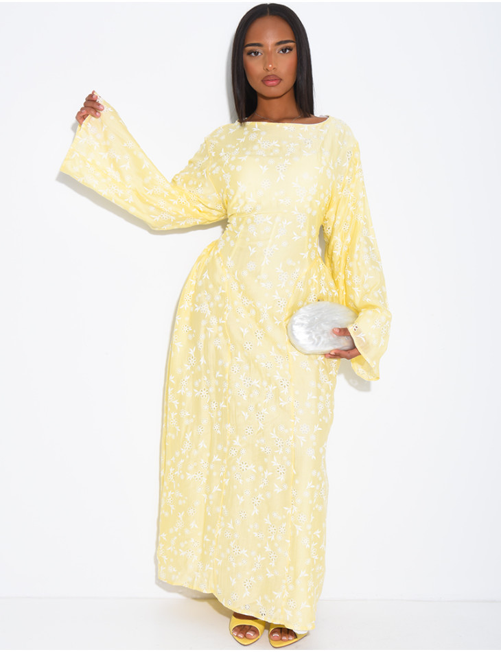 Robe longue doublée à motifs fleurs brodées