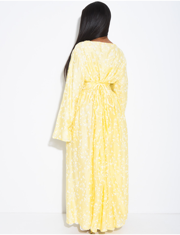 Robe longue doublée à motifs fleurs brodées