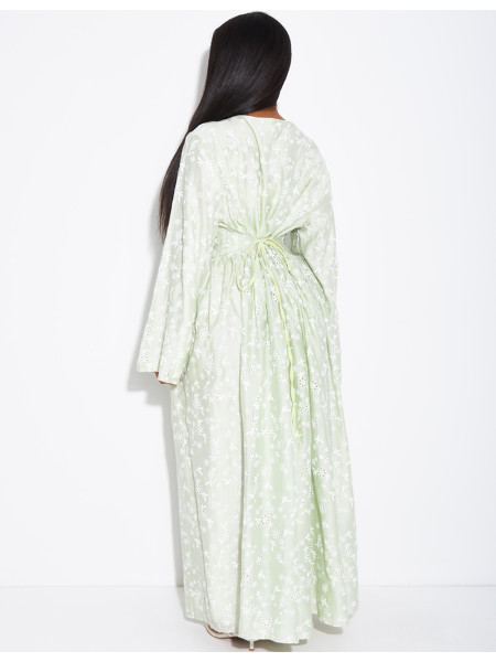 Robe longue doublée à motifs fleurs brodées