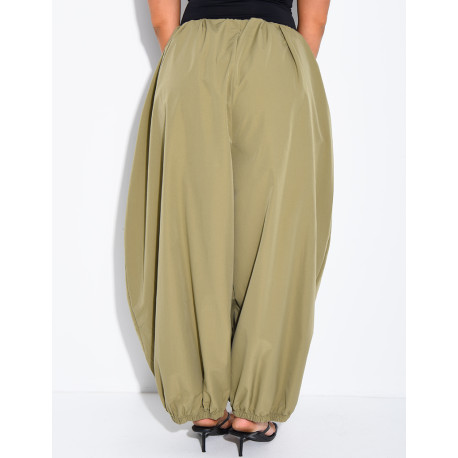 Weite Hose aus Fallschirmstoff