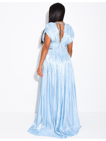 Long, backless dress in iridescent satin with a slit