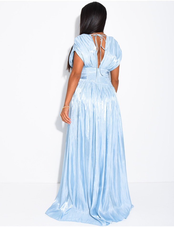 Long, backless dress in iridescent satin with a slit