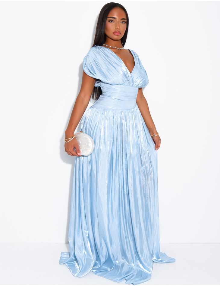 Long, backless dress in iridescent satin with a slit