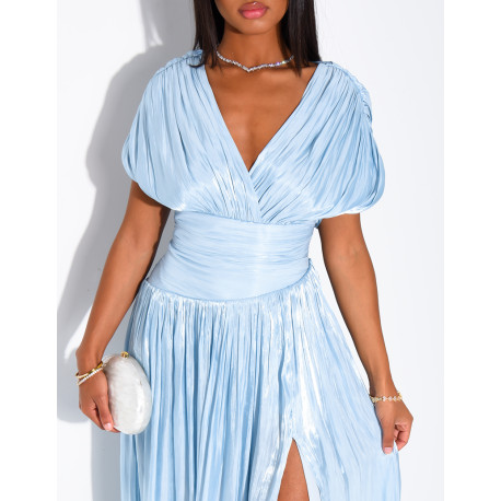 Long, backless dress in iridescent satin with a slit