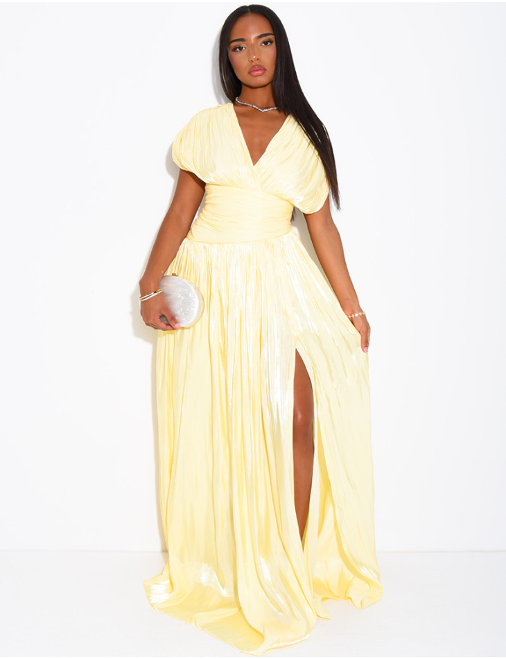 Robe longue dos nu en satin irisée à fente