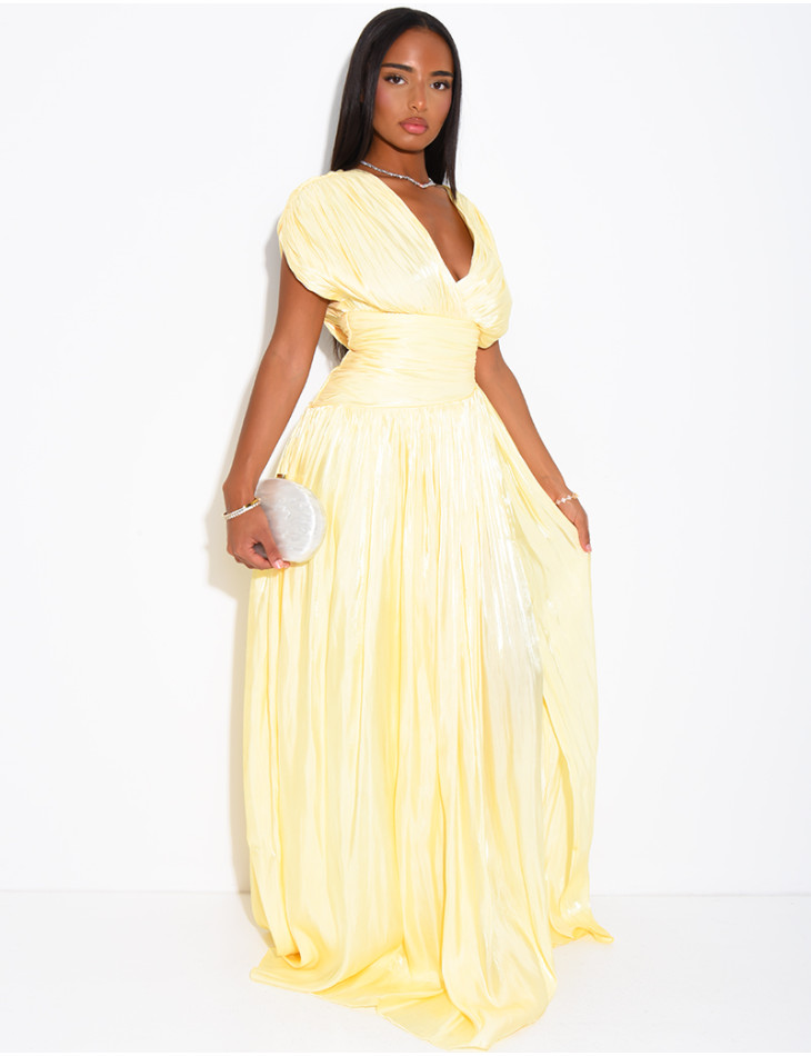 Robe longue dos nu en satin irisée à fente