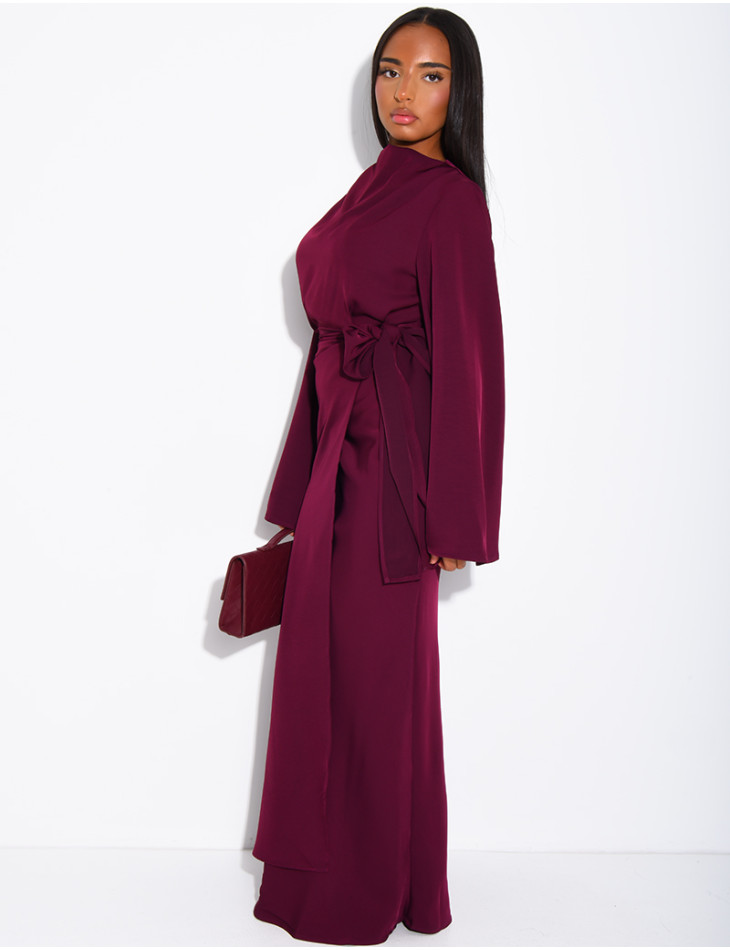 Langes Kleid aus Premium-Satin zum Binden in der Taille.