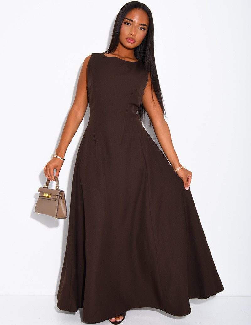 Very long dress, fitted at...