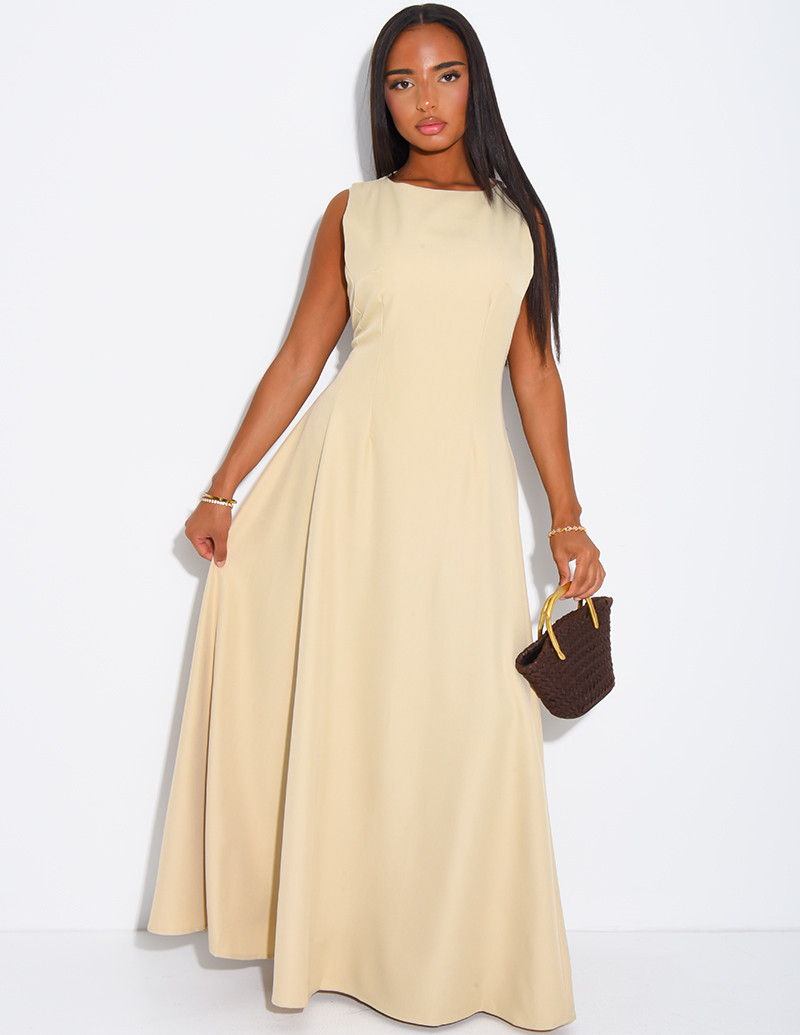 Very long dress, fitted at...