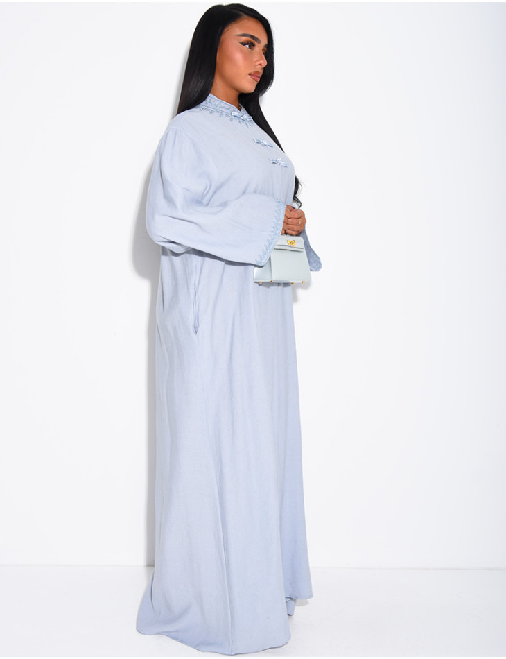 Linen-effect abaya with Asian-style buttons at the collar
