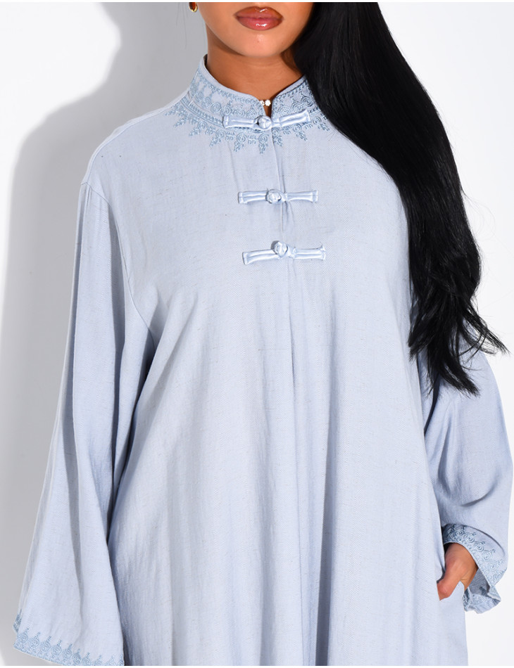 Linen-effect abaya with Asian-style buttons at the collar