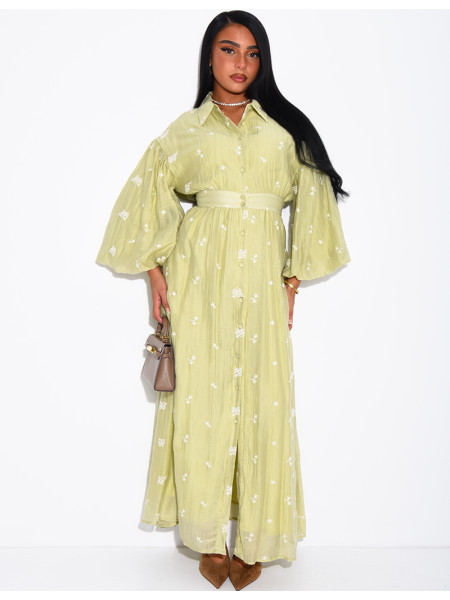 Robe longue en tissu fluide brodée à ceintrer au dos