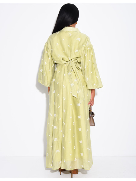 Robe longue en tissu fluide brodée à ceintrer au dos