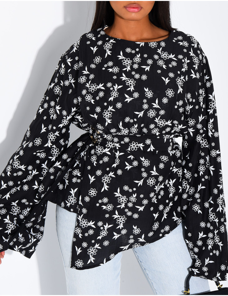 Floral openwork top with matching belt