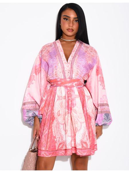 Robe courte imprimée avec ceinture assortie