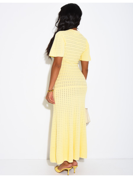 Robe longue texturée et évasée à boutons