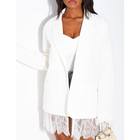 Oversized blazer with delicate lace trim