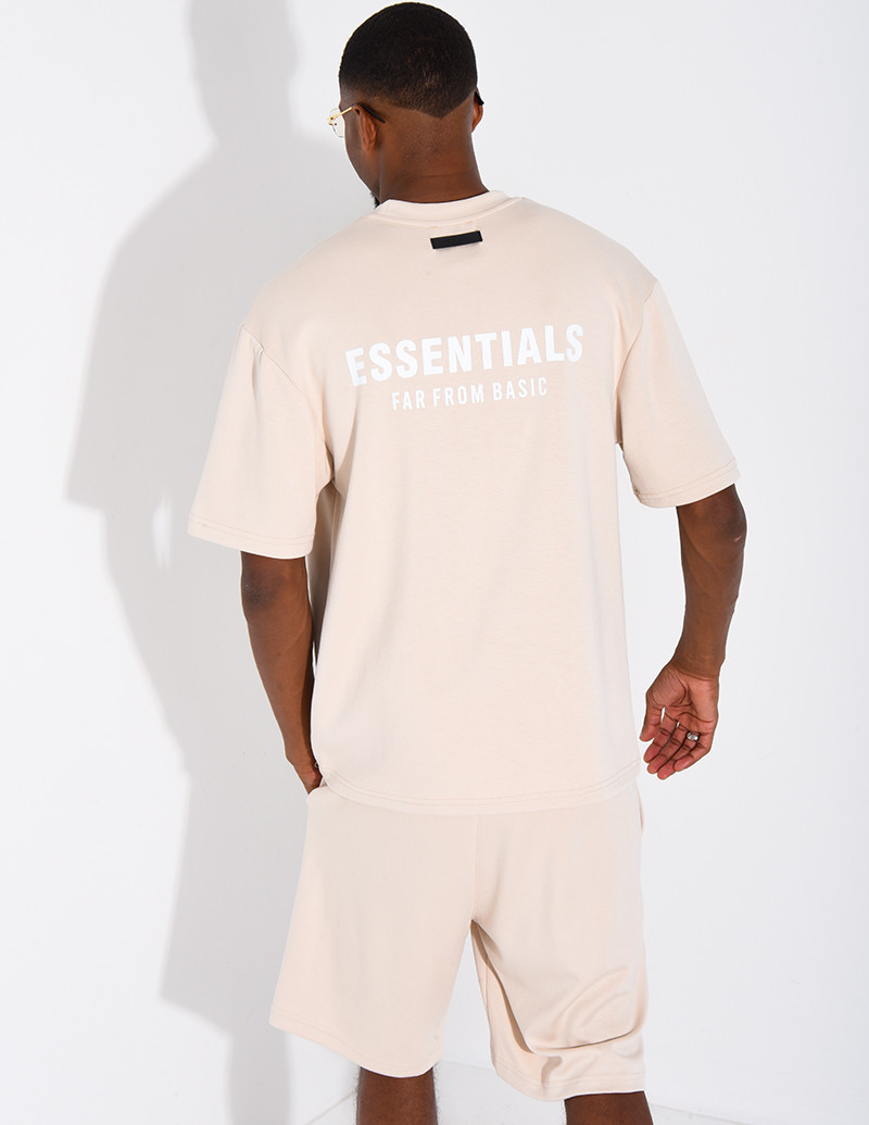 Set aus T-Shirt und Shorts