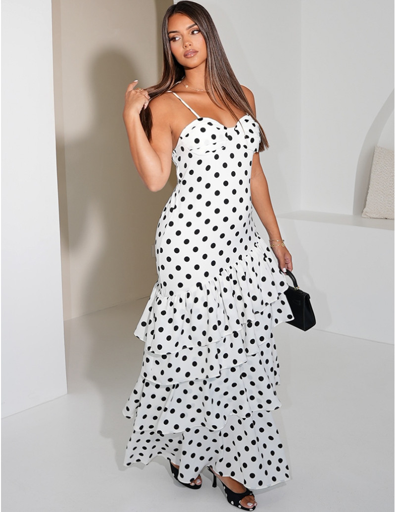 Robe longue à pois et volants
