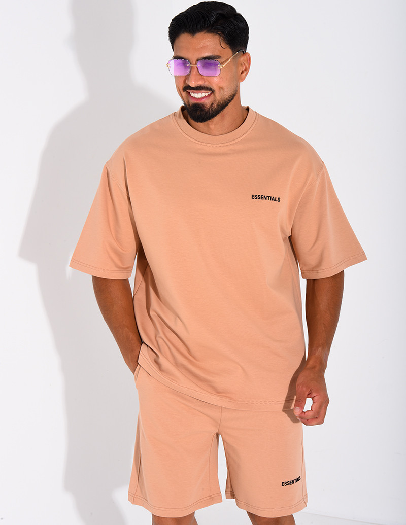 Set aus T-Shirt und Shorts