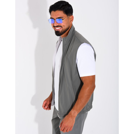 Reversible sleeveless jacket