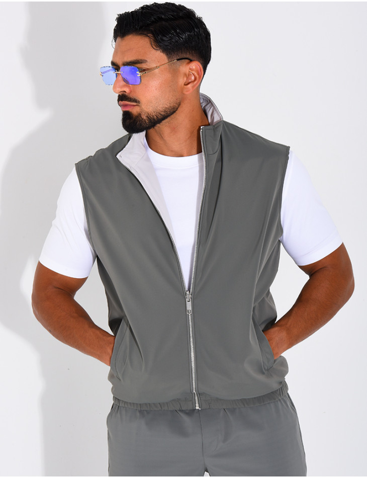 Reversible sleeveless jacket