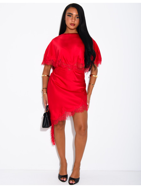 Langes, durchbrochenes Satin-Kleid mit Spitzenbesatz