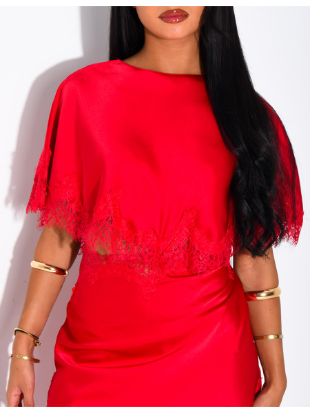 Langes, durchbrochenes Satin-Kleid mit Spitzenbesatz