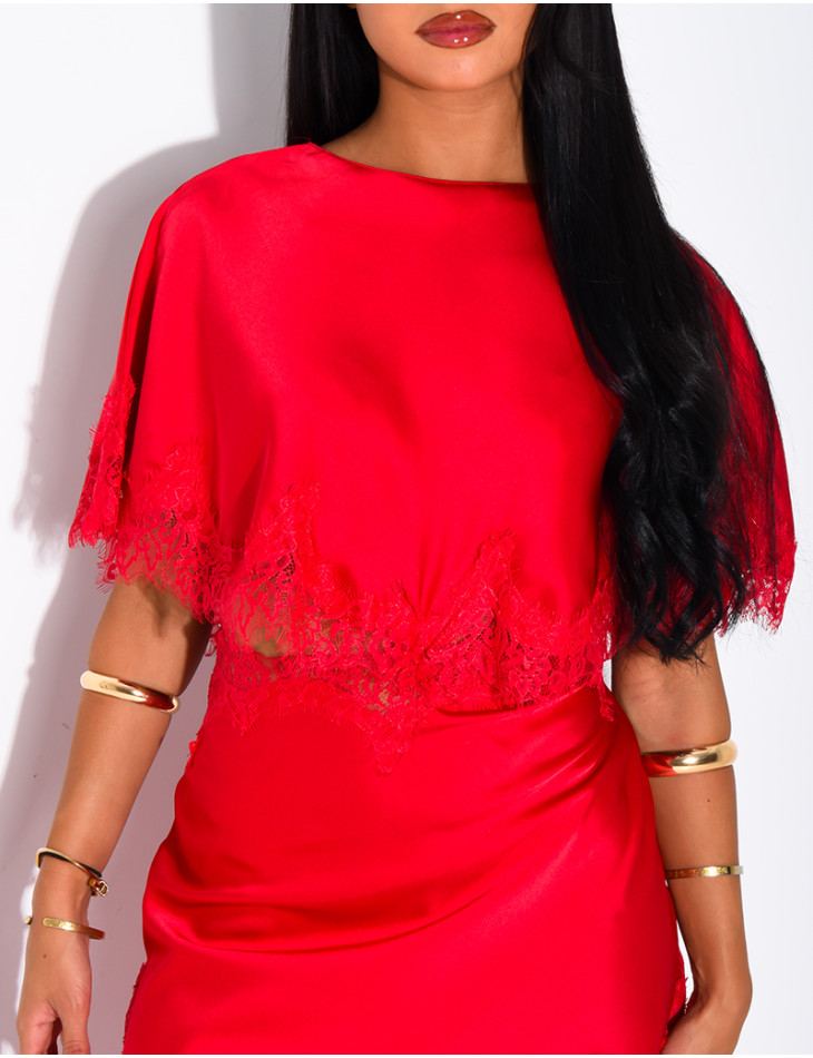 Langes, durchbrochenes Satin-Kleid mit Spitzenbesatz