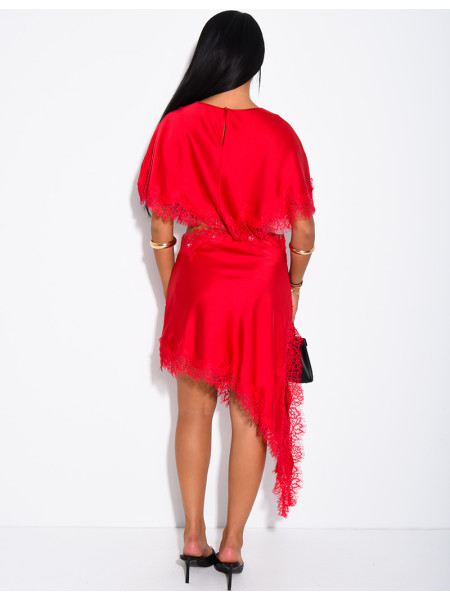 Langes, durchbrochenes Satin-Kleid mit Spitzenbesatz