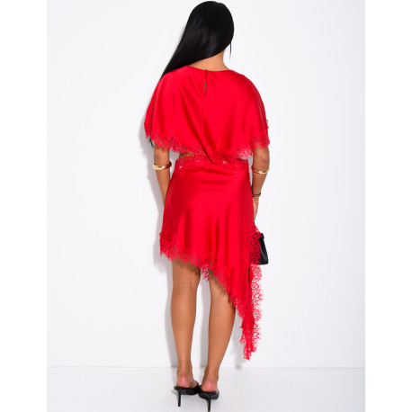 Langes, durchbrochenes Satin-Kleid mit Spitzenbesatz