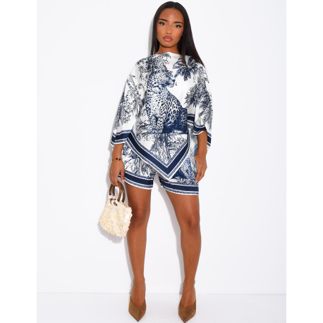 Ensemble top et short en satin à motif style foulard