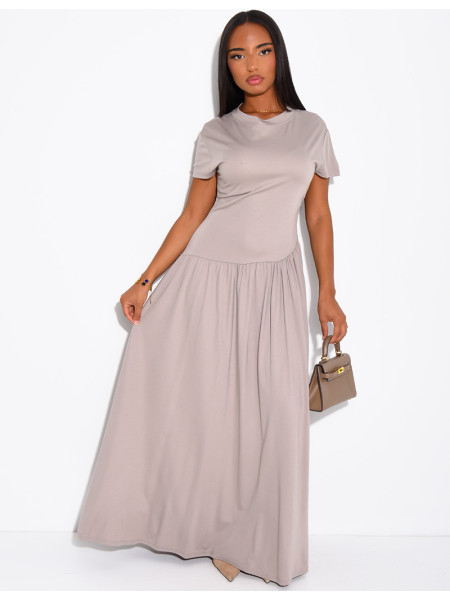 Robe fluide manches courtes froncée à la taille