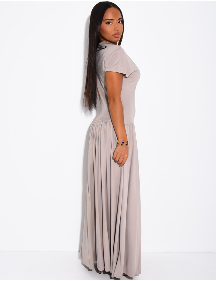 Robe fluide manches courtes froncée à la taille